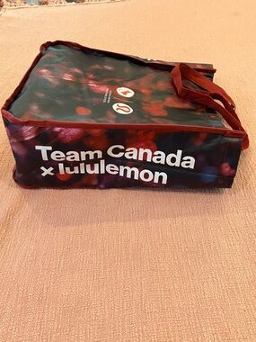 Reusable shopping lululemon Red & Black Team Canada Olympic Tote